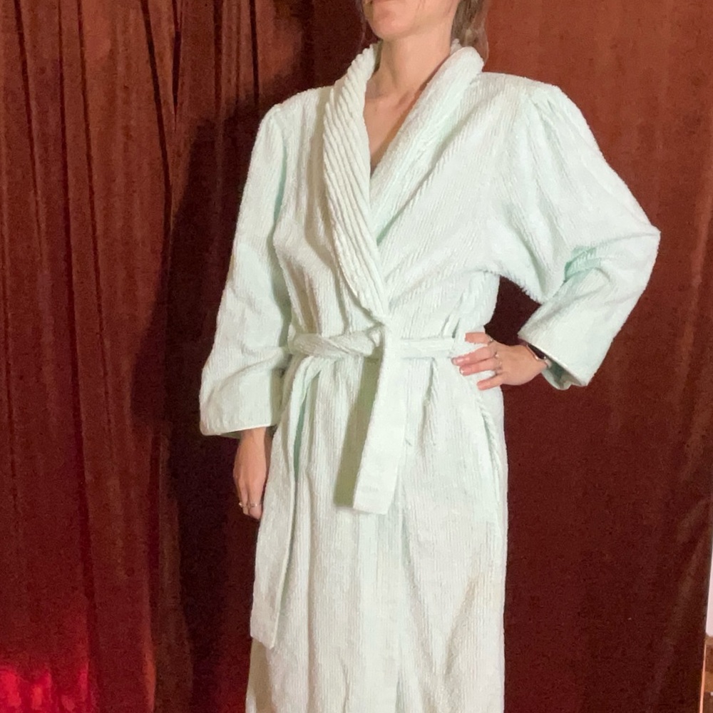 Vintage Victoria’s Secret robe, mint color